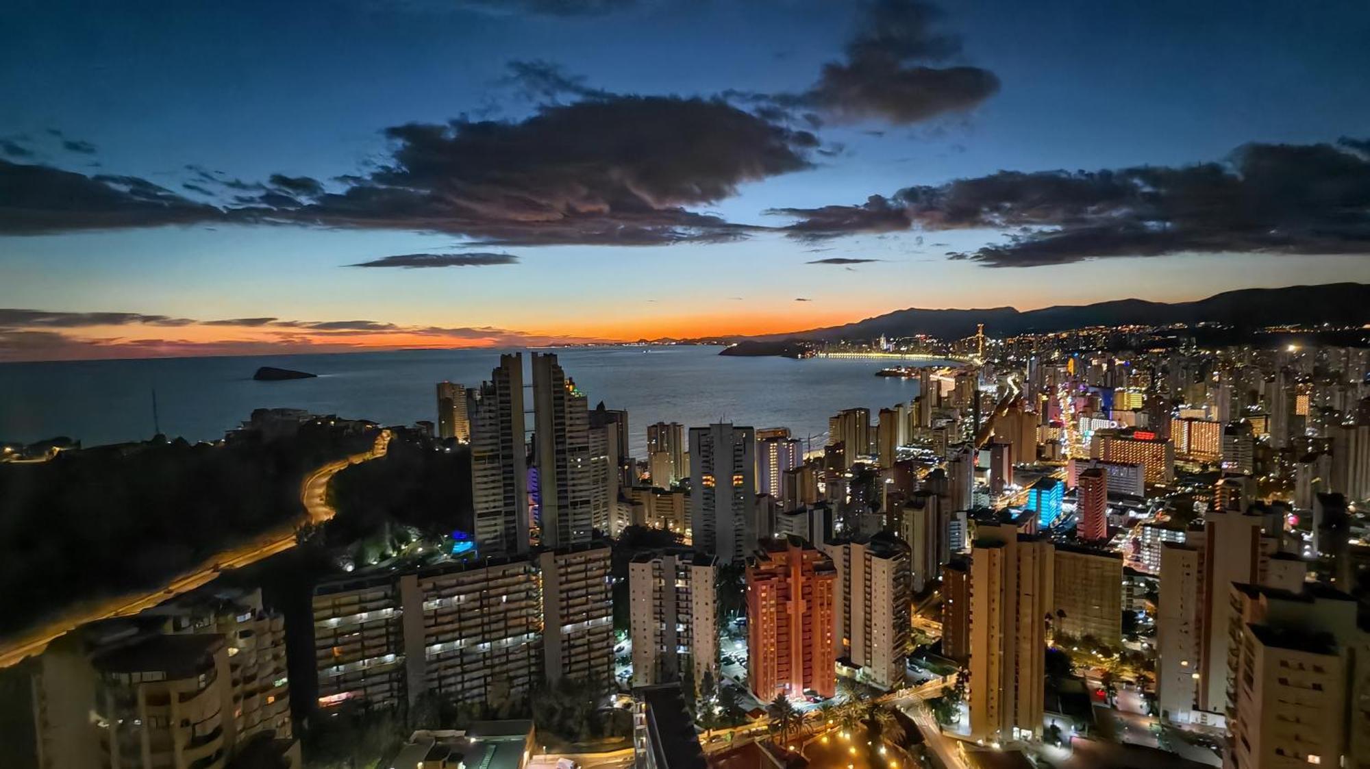 Skyline Floor 28 Sea Views Apartment Benidorm Exterior photo